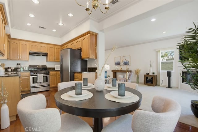 15735 Wyandotte, Lake Balboa, CA 91406 — photo 7 of 32