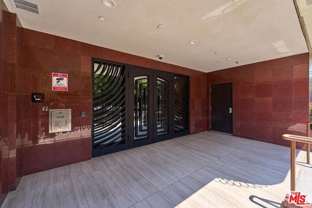 944 S Serrano Avenue 301, Los Angeles, CA 90006 — photo 27 of 30