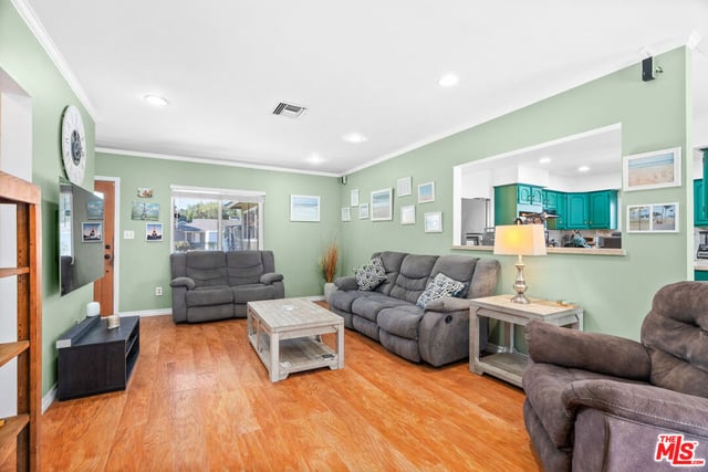 7426 Caldus Avenue, Los Angeles, CA 91406 — photo 13 of 66