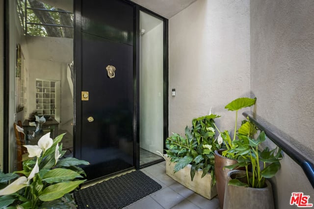 10361 Caribou Lane, Los Angeles, CA 90077 — photo 5 of 57