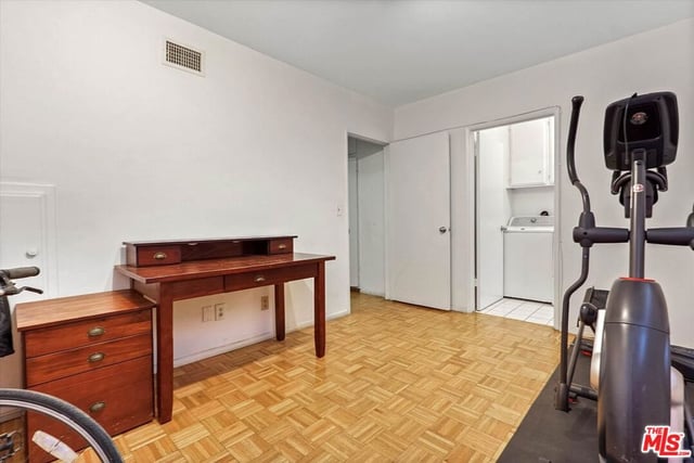 1828 Barry Avenue 4, Los Angeles, CA 90025 — photo 21 of 26