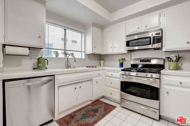 1828 Barry Avenue 4, Los Angeles, CA 90025 — photo 8 of 26