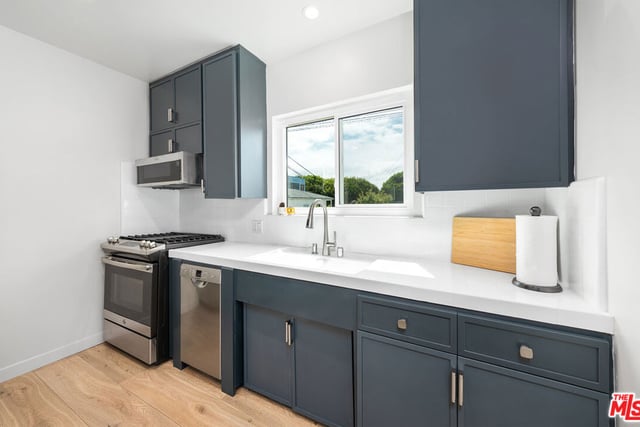 1014 Pier Avenue, Santa Monica, CA 90405 — photo 6 of 30
