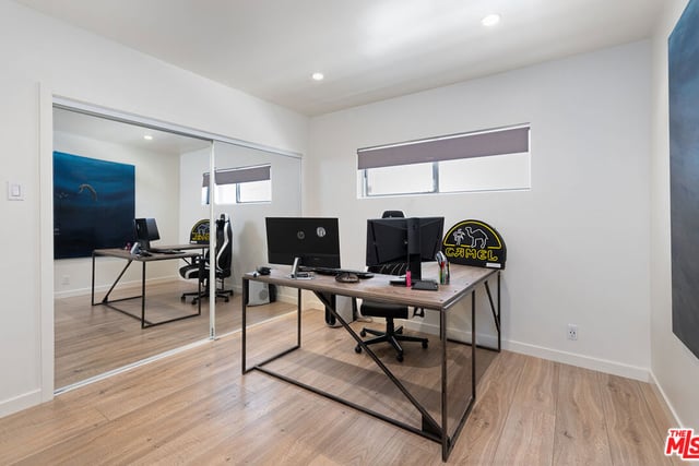 1014 Pier Avenue, Santa Monica, CA 90405 — photo 9 of 30