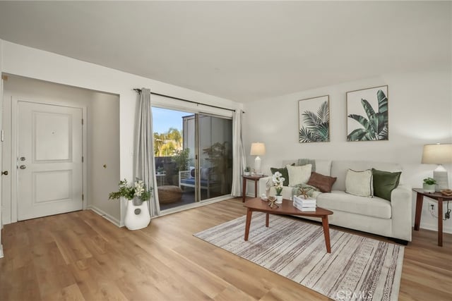 18550 Hatteras Street 87, Tarzana, CA 91356 — photo 4 of 35