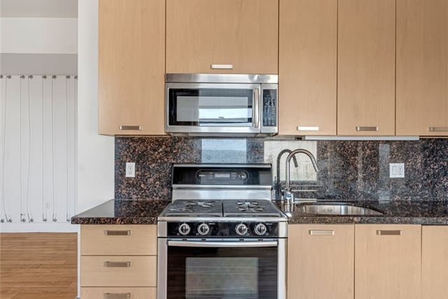 460 S Spring Unit 702, Los Angeles, CA 90013 — photo 14 of 33
