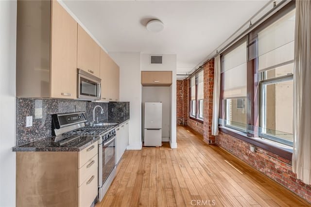 460 S Spring Unit 702, Los Angeles, CA 90013 — photo 17 of 33