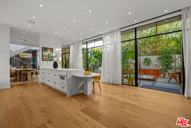 745 Sunset Avenue, Venice, CA 90291 — photo 14 of 53