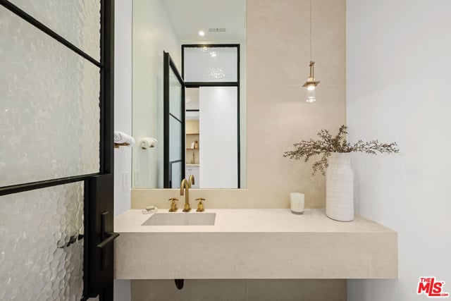 745 Sunset Avenue, Venice, CA 90291 — photo 24 of 53