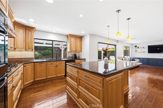 13792 Christian Barrett Drive, Moorpark, CA 93021 — photo 12 of 35