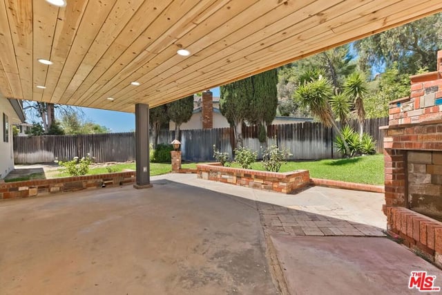 27127 Garza Drive, Saugus, CA 91350 — photo 26 of 36