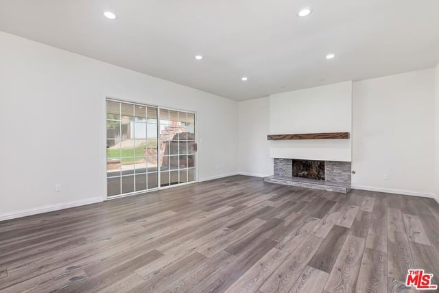 27127 Garza Drive, Saugus, CA 91350 — photo 6 of 36