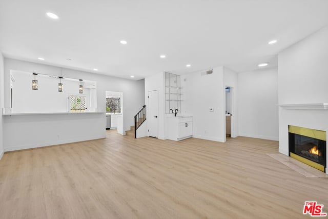 1754 11th Street 101, Santa Monica, CA 90404 — photo 13 of 50