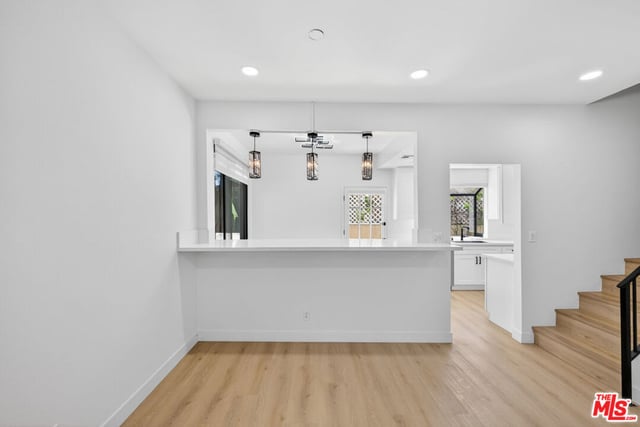 1754 11th Street 101, Santa Monica, CA 90404 — photo 14 of 50
