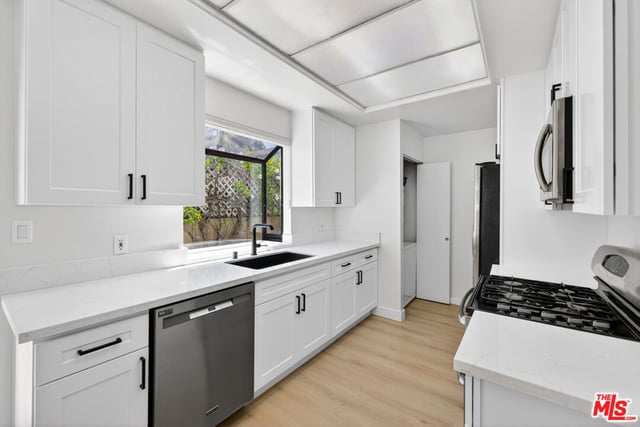 1754 11th Street 101, Santa Monica, CA 90404 — photo 19 of 50