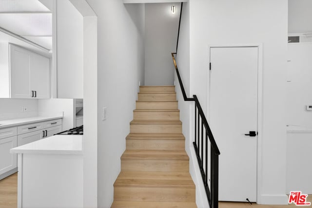 1754 11th Street 101, Santa Monica, CA 90404 — photo 21 of 50