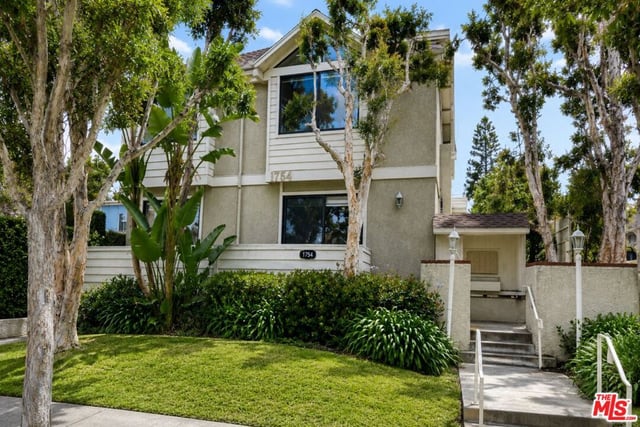 1754 11th Street 101, Santa Monica, CA 90404 — photo 3 of 50