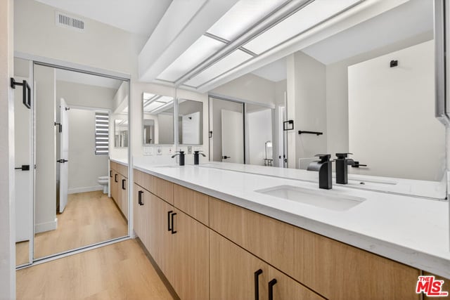 1754 11th Street 101, Santa Monica, CA 90404 — photo 35 of 50