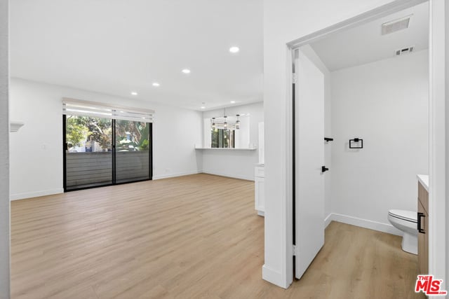 1754 11th Street 101, Santa Monica, CA 90404 — photo 8 of 50