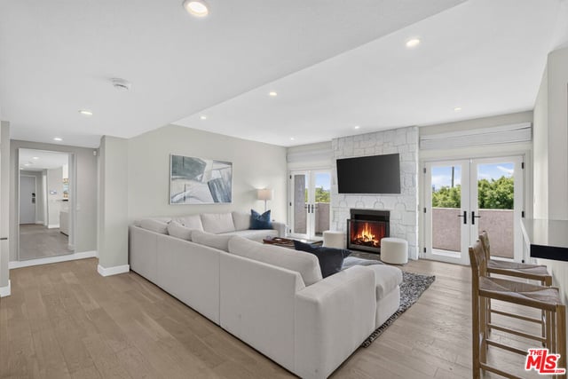 166 S Hayworth Avenue 201, Los Angeles, CA 90048 — photo 5 of 28