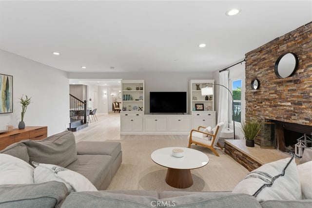 22702 Califa Street, Woodland Hills, CA 91367 — photo 5 of 47