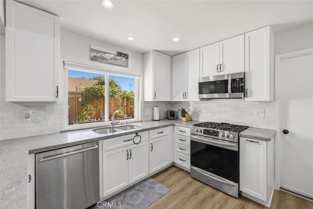 2277 Workman, Simi Valley, CA 93063 — photo 4 of 31