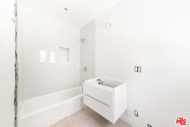 17725 Revello Drive, Los Angeles, CA 90272 — photo 15 of 30