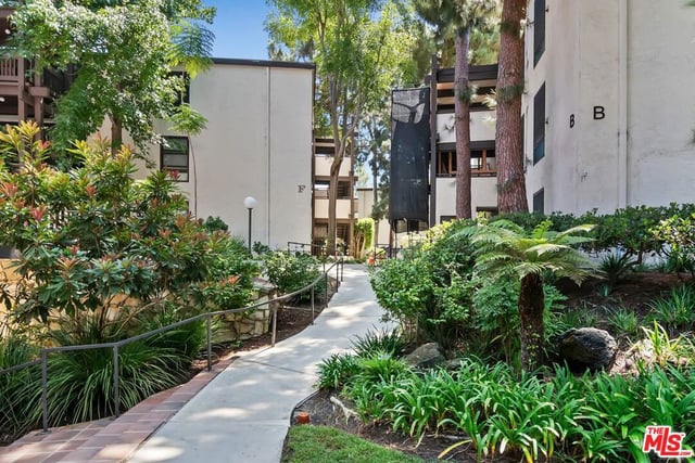 7742 Redlands Street D1046, Los Angeles, CA 90293 — photo 25 of 33