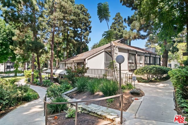 7742 Redlands Street D1046, Los Angeles, CA 90293 — photo 26 of 33
