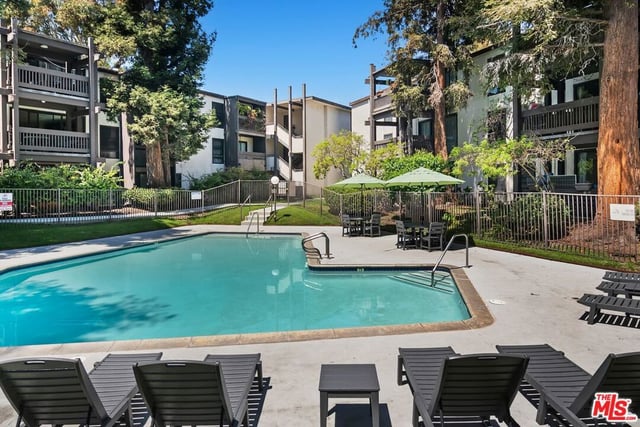 7742 Redlands Street D1046, Los Angeles, CA 90293 — photo 28 of 33