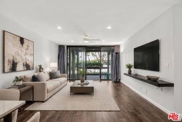 7742 Redlands Street D1046, Los Angeles, CA 90293 — photo 5 of 33