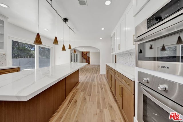 16608 Park Lane Circle, Los Angeles, CA 90049 — photo 11 of 47