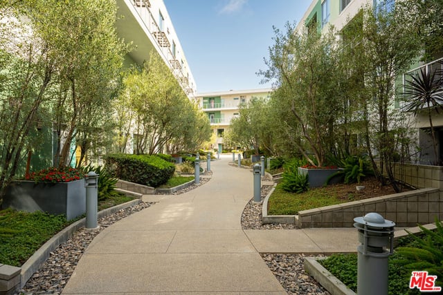 11500 Tennessee Avenue 315, Los Angeles, CA 90064 — photo 3 of 14