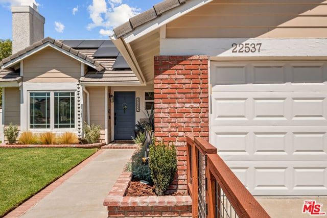 22537 Cardiff Drive, Santa Clarita, CA 91350 — photo 28 of 32