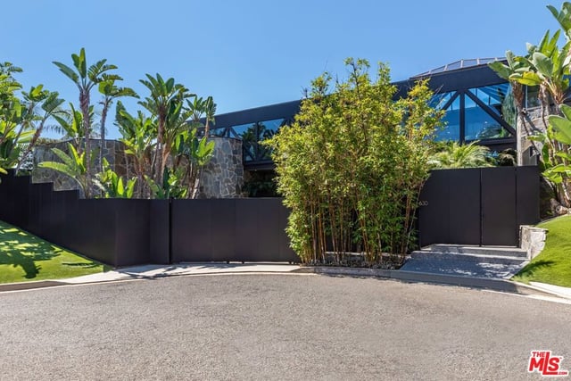 630 Clinton Place, Beverly Hills, CA 90210 — photo 10 of 37