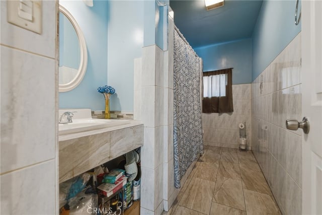 706 W 42nd, Los Angeles, CA 90037 — photo 11 of 27