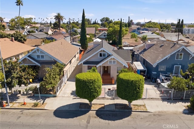 706 W 42nd, Los Angeles, CA 90037 — photo 3 of 27