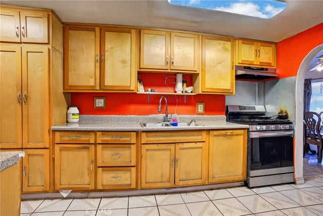 13303 Pierce, Pacoima, CA 91331 — photo 28 of 46