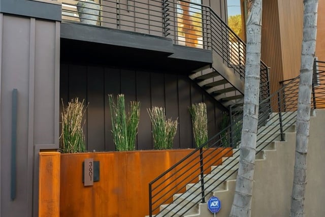 3601 Dixie Canyon Place, Sherman Oaks, CA 91423 — photo 2 of 47