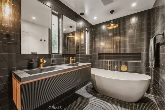 3601 Dixie Canyon Place, Sherman Oaks, CA 91423 — photo 20 of 47