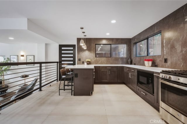 3601 Dixie Canyon Place, Sherman Oaks, CA 91423 — photo 8 of 47