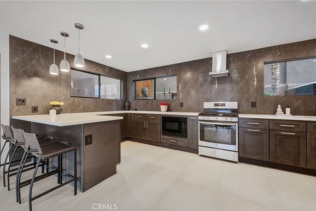 3601 Dixie Canyon Place, Sherman Oaks, CA 91423 — photo 9 of 47