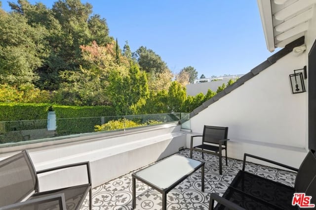 1960 Coldwater Canyon Drive, Beverly Hills, CA 90210 — photo 26 of 33