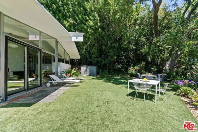 810 Bramble Way, Los Angeles, CA 90049 — photo 37 of 44