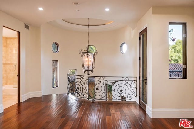 5605 Fairhaven Avenue, Los Angeles, CA 91367 — photo 35 of 47