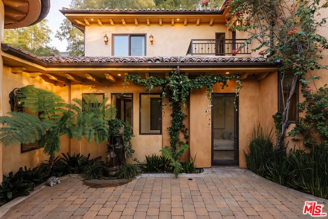 5605 Fairhaven Avenue, Los Angeles, CA 91367 — photo 5 of 47
