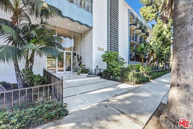 7560 Hollywood Boulevard 303, Los Angeles, CA 90046 — photo 2 of 28