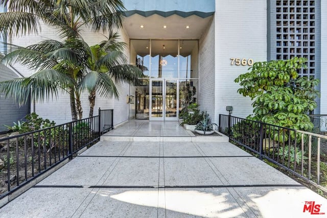7560 Hollywood Boulevard 303, Los Angeles, CA 90046 — photo 3 of 28