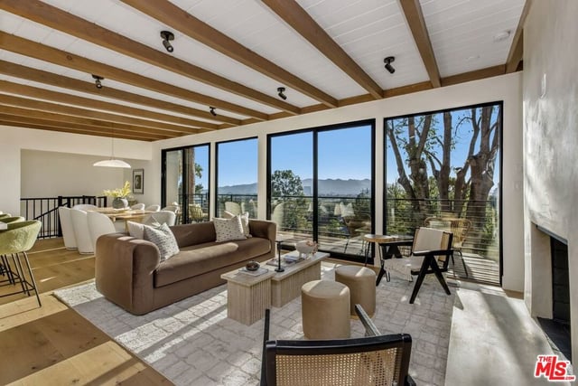 645 Luton Drive, Glendale, CA 91206 — photo 4 of 58