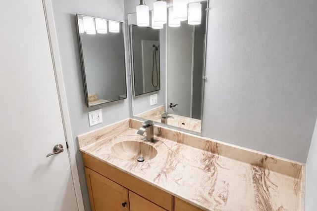 18620 Hatteras 105, Tarzana, CA 91356 — photo 16 of 21